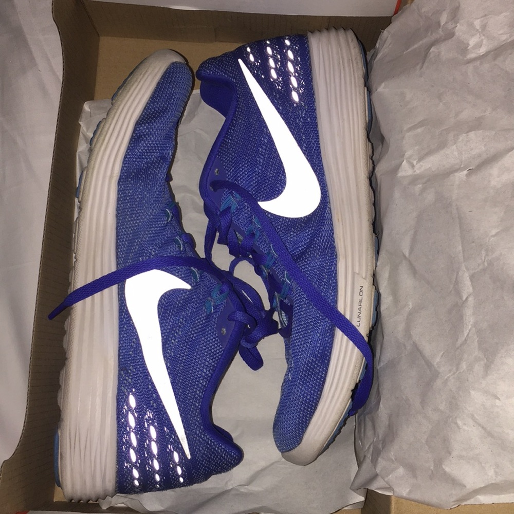 Blue nike running shoes, lunartempo 2